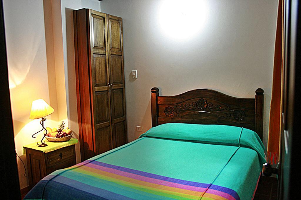 Hotel Los Geranios Дуитама Номер фото