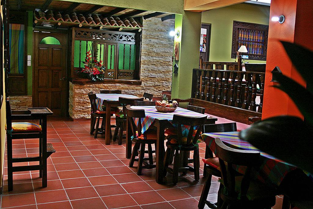 Hotel Los Geranios Дуитама Экстерьер фото