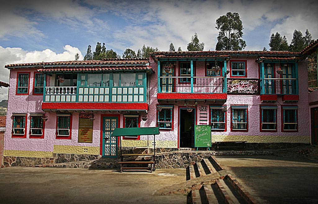 Hotel Los Geranios Дуитама Экстерьер фото